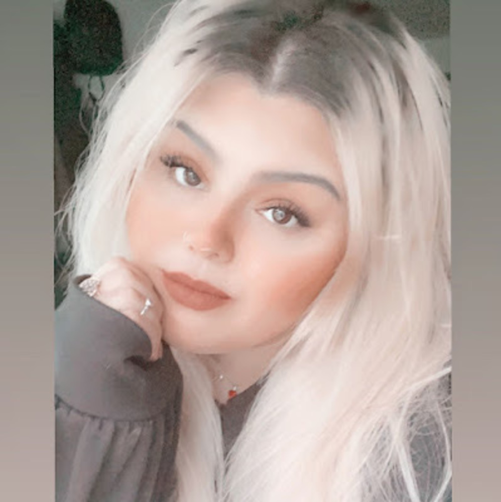 Meet your Posher, Alicia